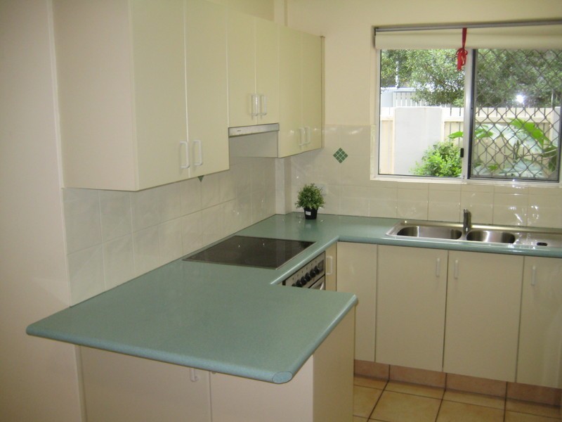 8/57 Mitre Street, St Lucia QLD 4067