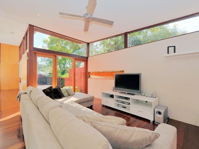 35 Farm Street, Newmarket QLD 4051