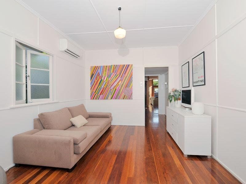 35 Farm Street, Newmarket QLD 4051