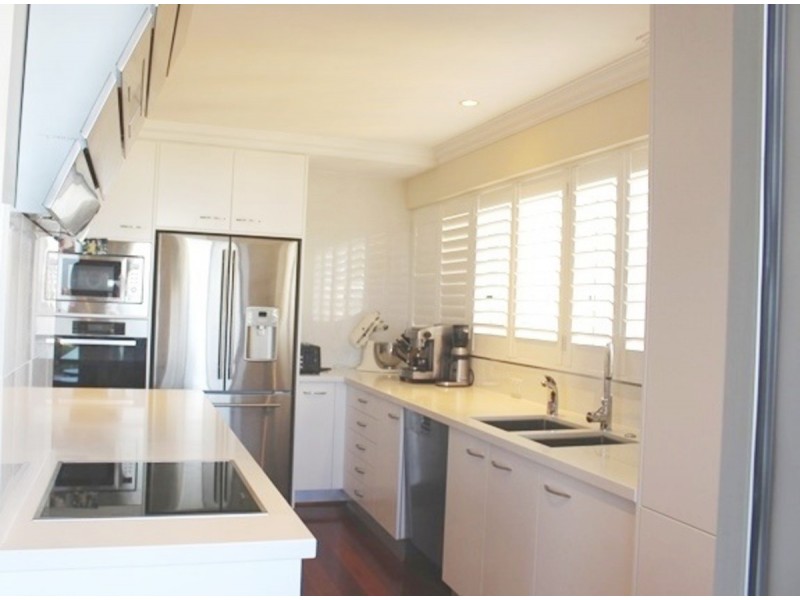 8/40 Glen Road, Toowong QLD 4066