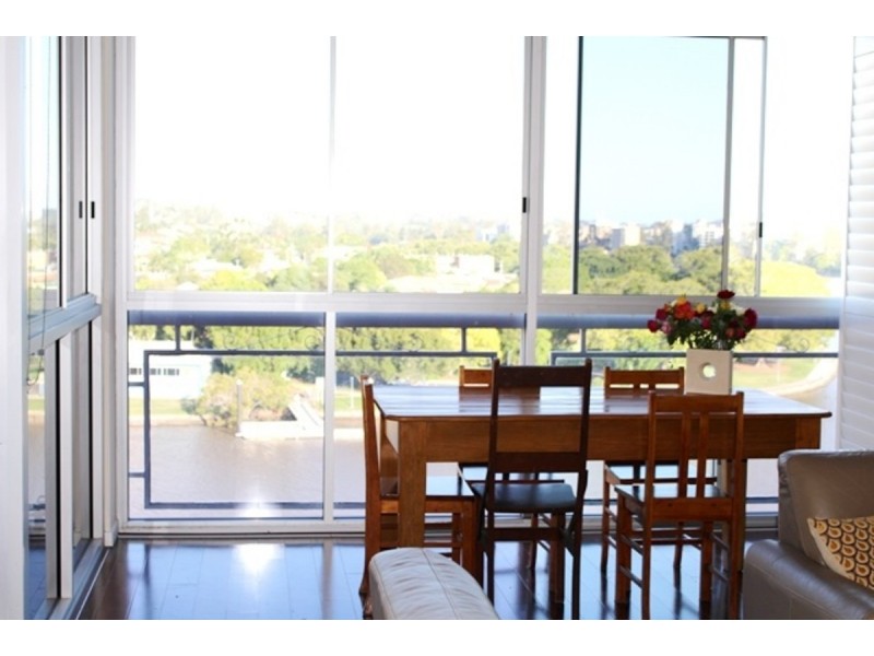 8/40 Glen Road, Toowong QLD 4066