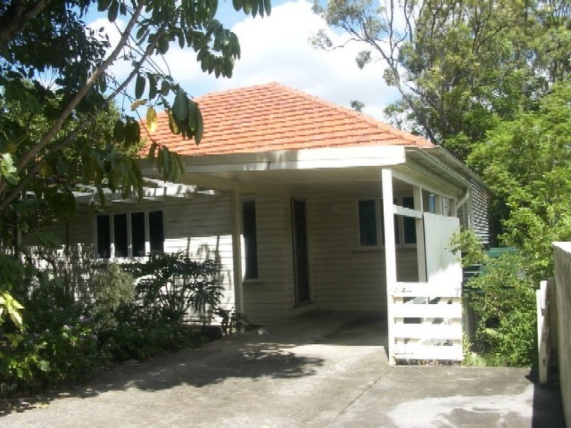 7 Mervyn Grove, St Lucia QLD 4067