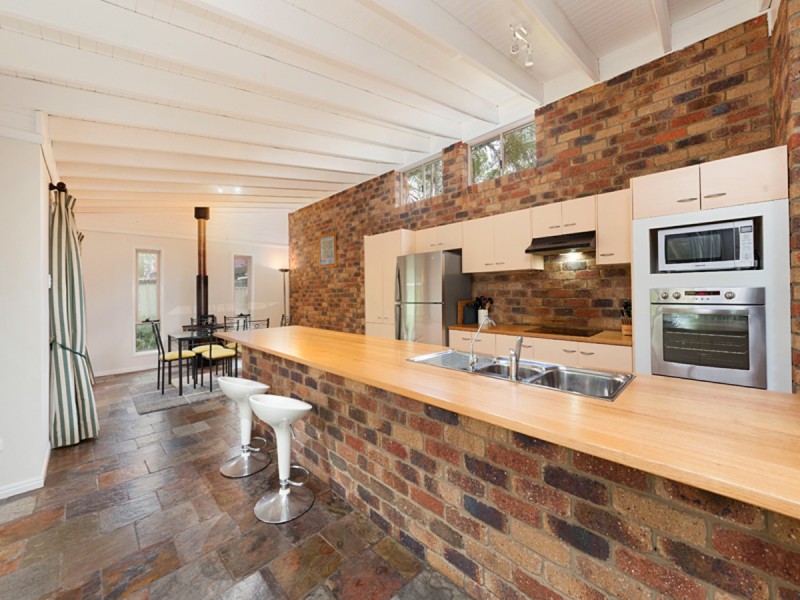 180 College Road, Karana Downs QLD 4306