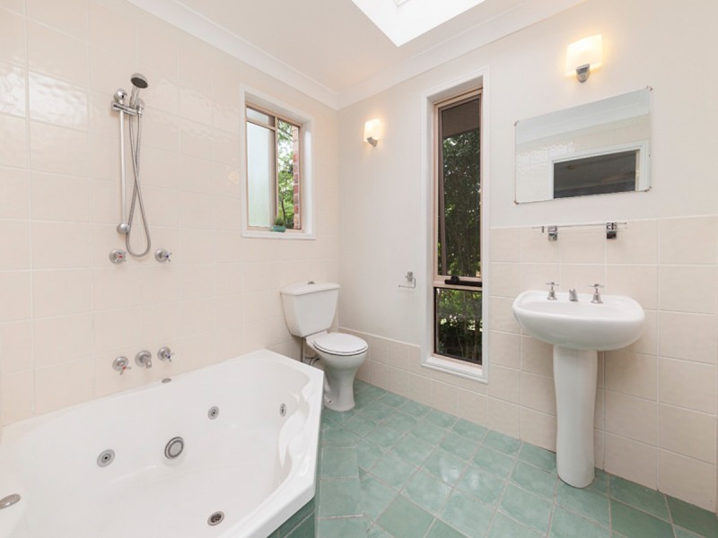 180 College Road, Karana Downs QLD 4306