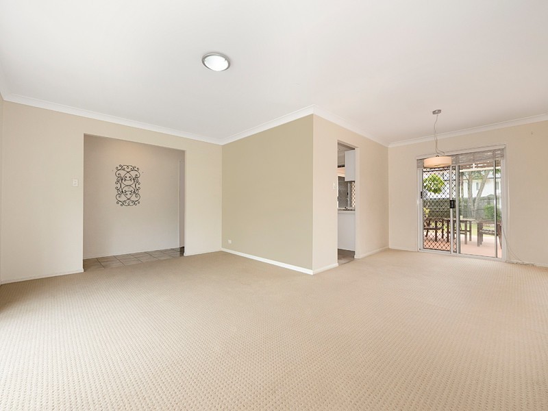 9 Sandalwood Street, Sinnamon Park QLD 4073