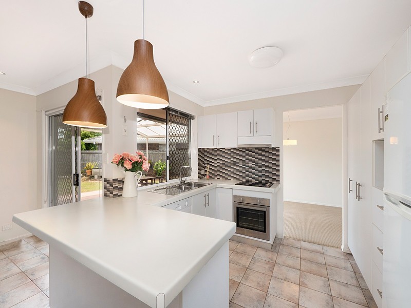 9 Sandalwood Street, Sinnamon Park QLD 4073