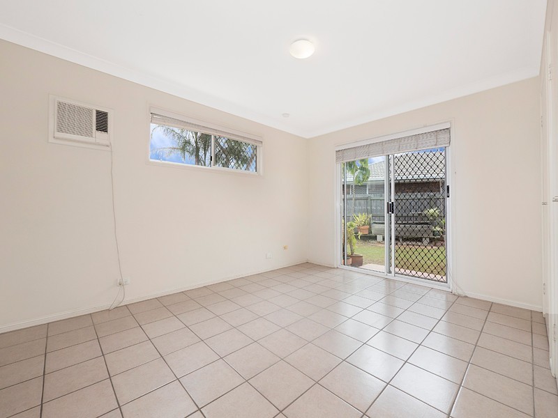 9 Sandalwood Street, Sinnamon Park QLD 4073