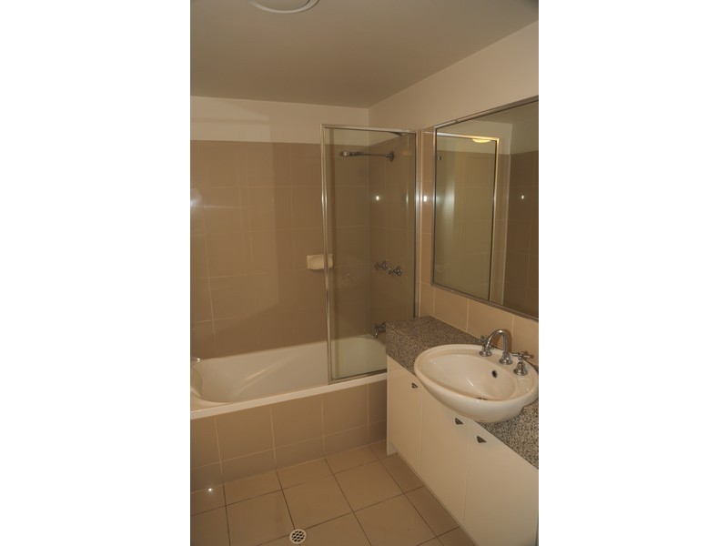 19/36 Holland Street, Toowong QLD 4066