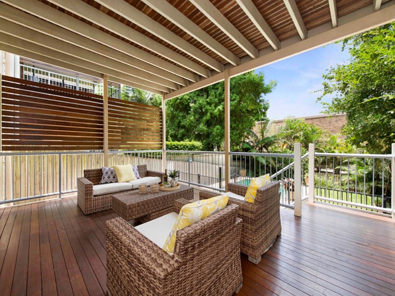 16 Oxford Terrace, Taringa QLD 4068