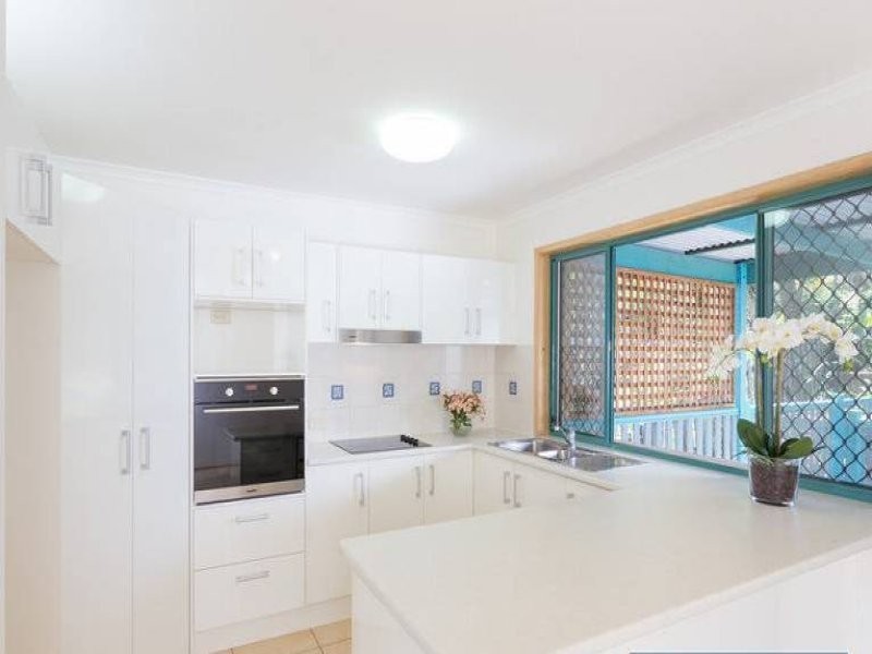 78 Orchard Terrace, St Lucia QLD 4067