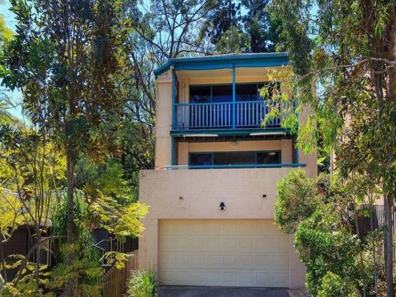 78 Orchard Terrace, St Lucia QLD 4067