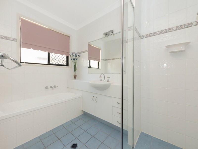 7 Tulipwood Place, Moggill QLD 4070