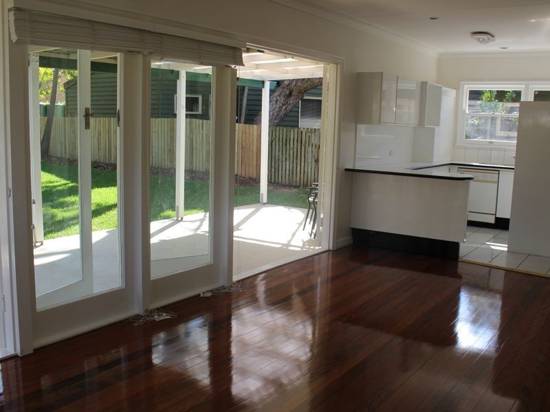 10 Blackstone Street, Indooroopilly QLD 4068