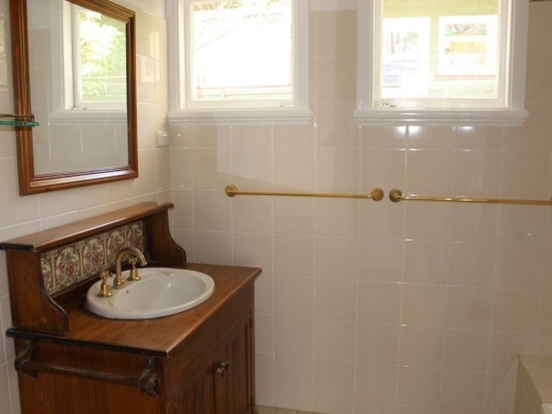 10 Blackstone Street, Indooroopilly QLD 4068