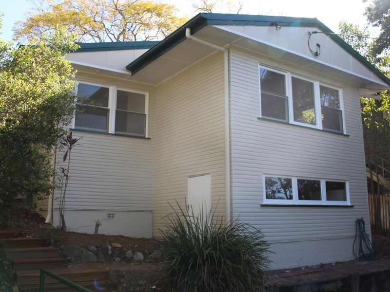 10 Blackstone Street, Indooroopilly QLD 4068