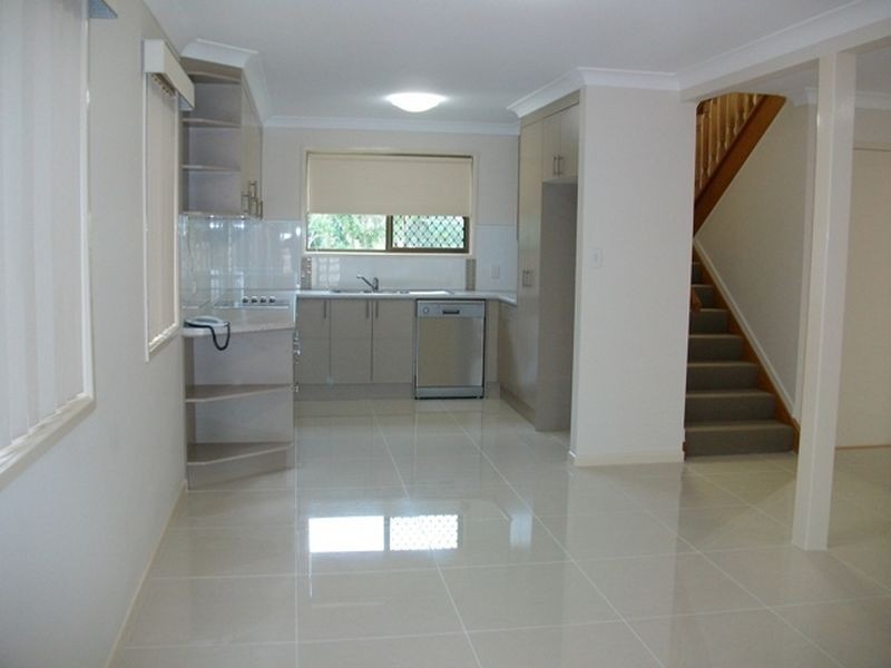 60 Disraeli Street, Indooroopilly QLD 4068