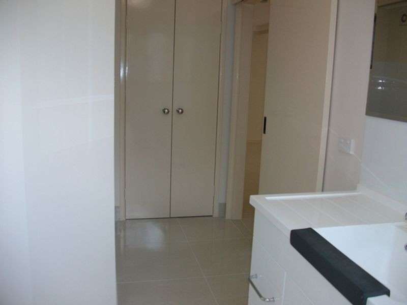 60 Disraeli Street, Indooroopilly QLD 4068