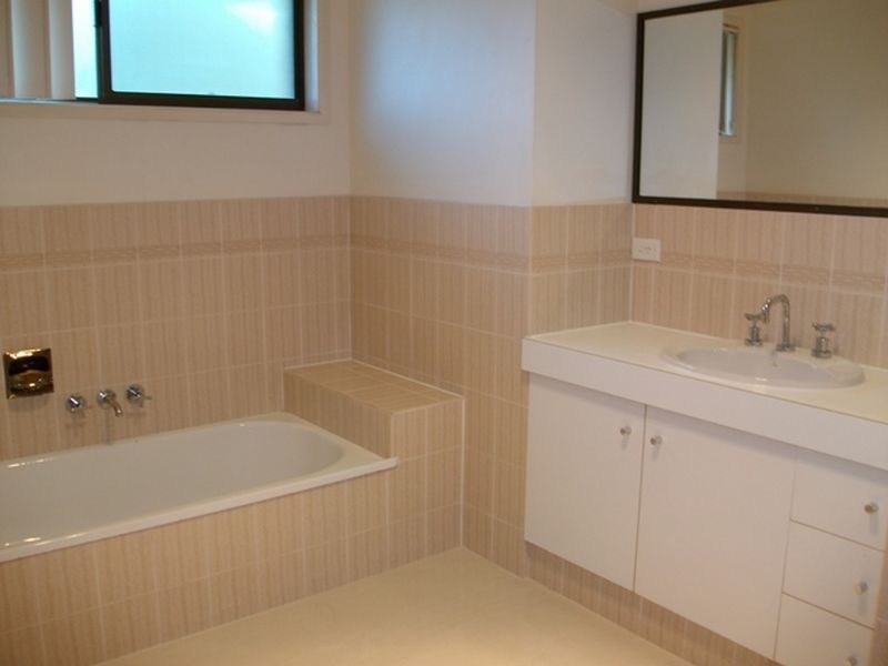 60 Disraeli Street, Indooroopilly QLD 4068