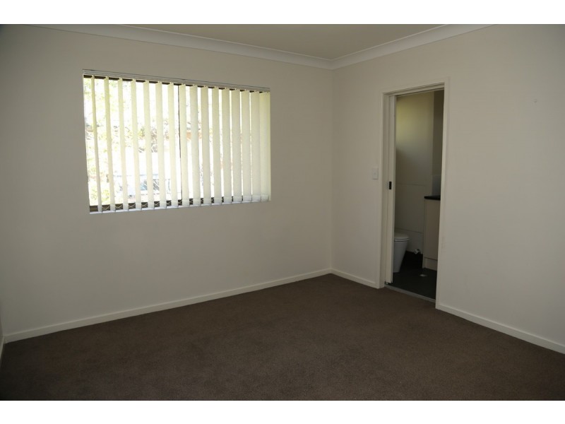 4/37 Mitre Street, St Lucia QLD 4067