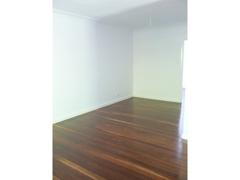 2/159 Sir Fred Schonell Drive, St Lucia QLD 4067