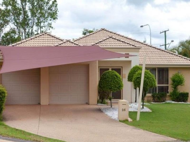 25 Lakeside Circuit, Sinnamon Park QLD 4073