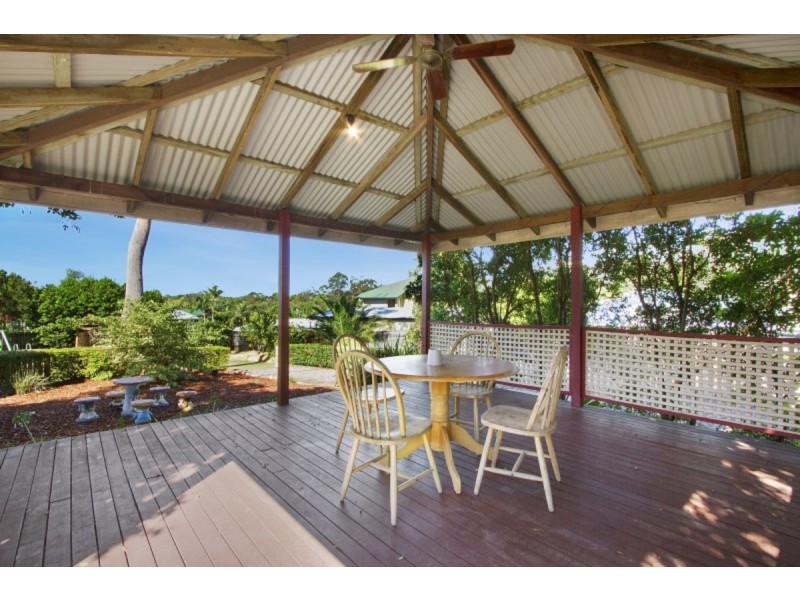 77 Pine County Place, Bellbowrie QLD 4070