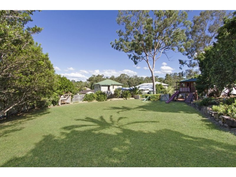 77 Pine County Place, Bellbowrie QLD 4070