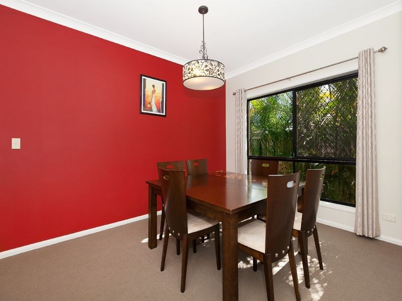 2 Evergreen Close, Kenmore QLD 4069