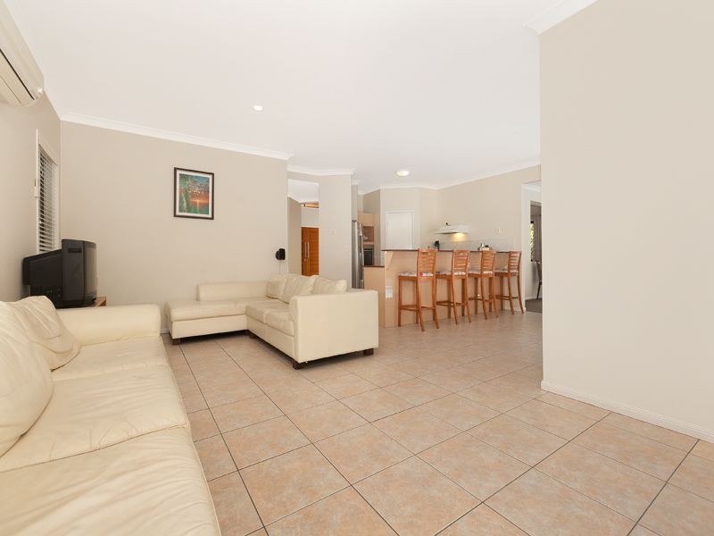 2 Evergreen Close, Kenmore QLD 4069