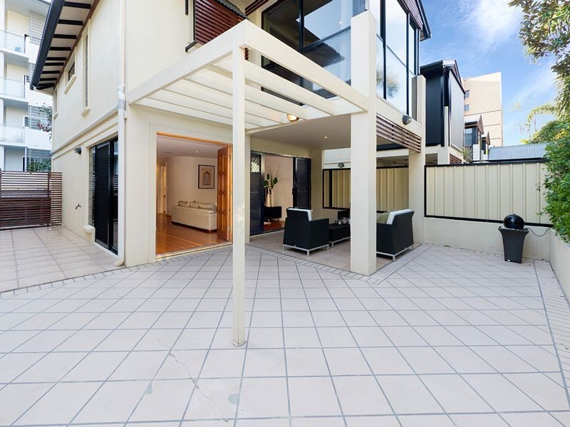 5/37 Sandford Street, St Lucia QLD 4067