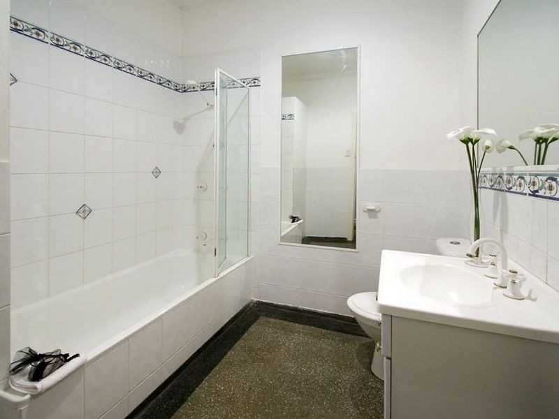 122 Taringa Parade, Indooroopilly QLD 4068