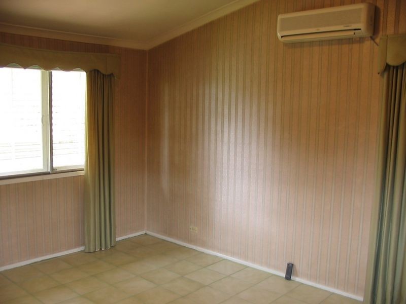 98 Eighth Avenue, St Lucia QLD 4067