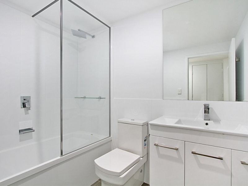 7/4 Carmody Road, St Lucia QLD 4067