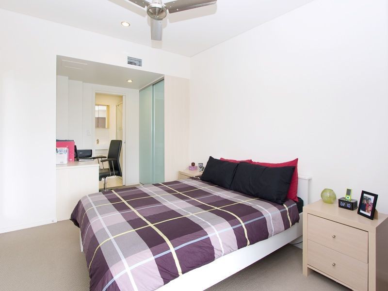 23/221 Sir Fred Schonell Drive, St Lucia QLD 4067