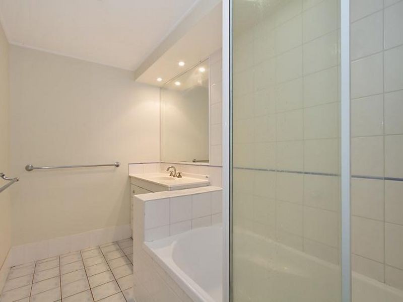 6/8 Sandford Street, St Lucia QLD 4067