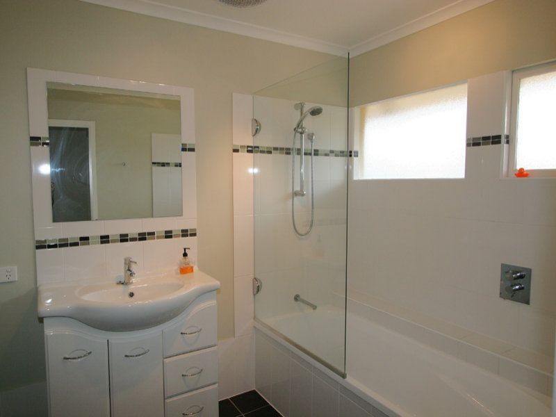 1 Cadiz Street, Indooroopilly QLD 4068