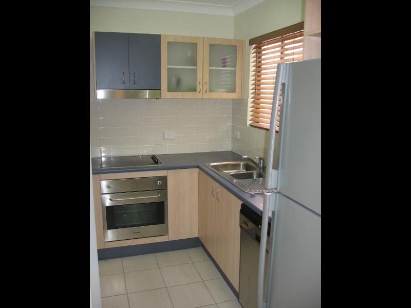 2/34 Warren Street, St Lucia QLD 4067