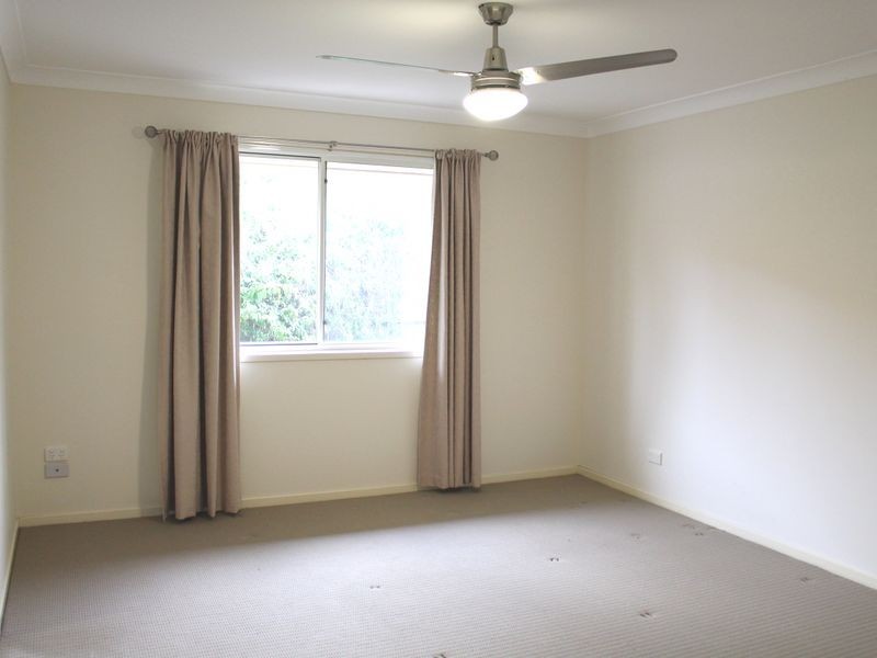 16 Salubris Place, Moggill QLD 4070