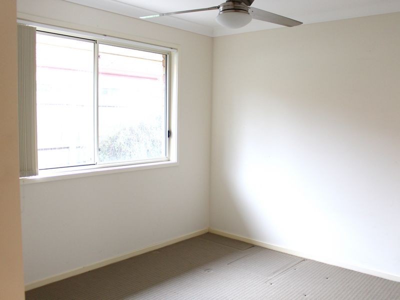 16 Salubris Place, Moggill QLD 4070