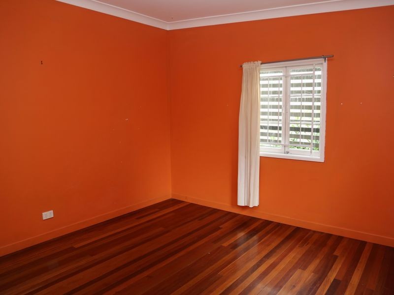 10 Newcross Street, Indooroopilly QLD 4068