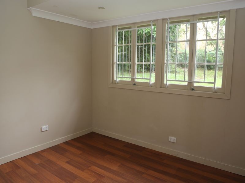 10 Newcross Street, Indooroopilly QLD 4068