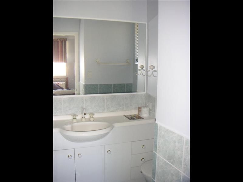 12/127 Central Avenue, Indooroopilly QLD 4068