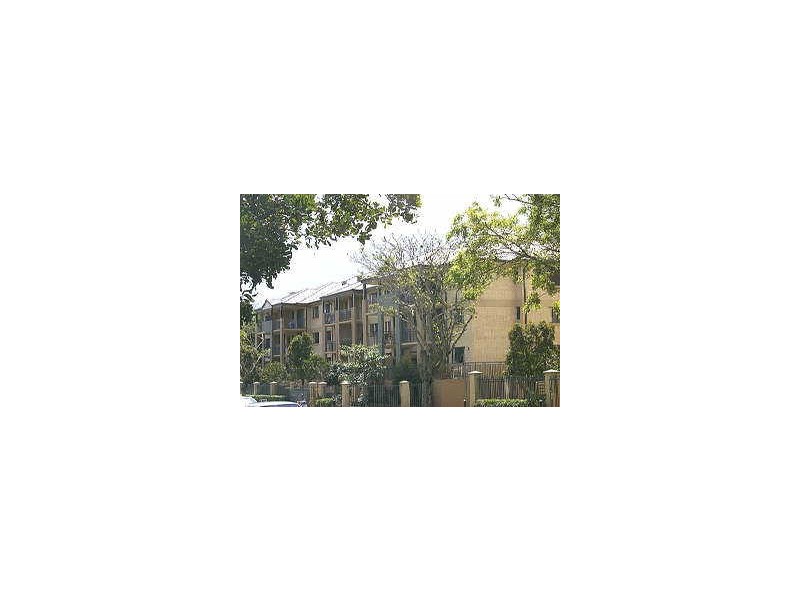 24/300 Sir Fred Schonell Drive, St Lucia QLD 4067