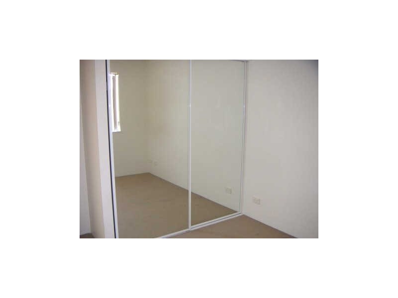 24/300 Sir Fred Schonell Drive, St Lucia QLD 4067