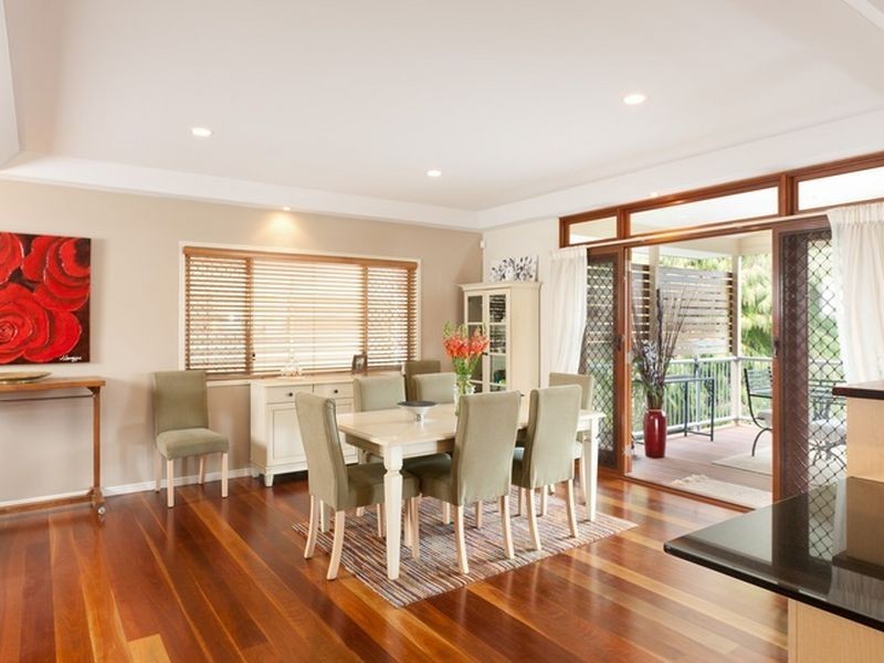 16 Oxford Terrace, Taringa QLD 4068