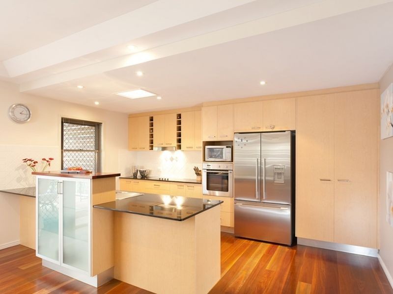 16 Oxford Terrace, Taringa QLD 4068