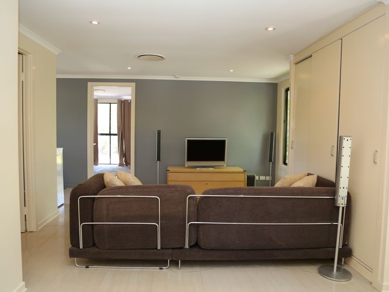 85 Boscombe Road, Brookfield QLD 4069