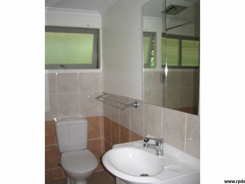2/16 Depper Street, St Lucia QLD 4067