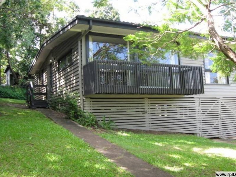 2/16 Depper Street, St Lucia QLD 4067
