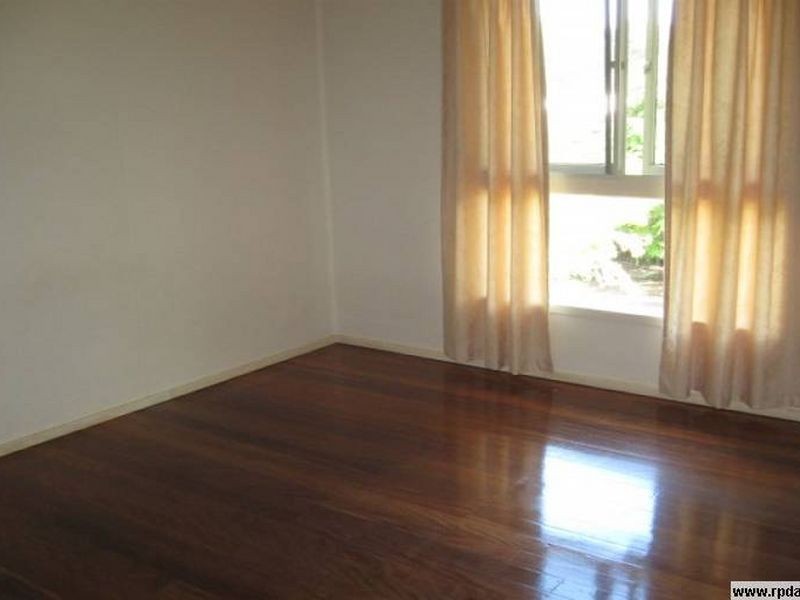 2/16 Depper Street, St Lucia QLD 4067